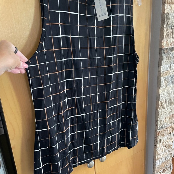 NEW Mockneck top - Picture 2 of 13